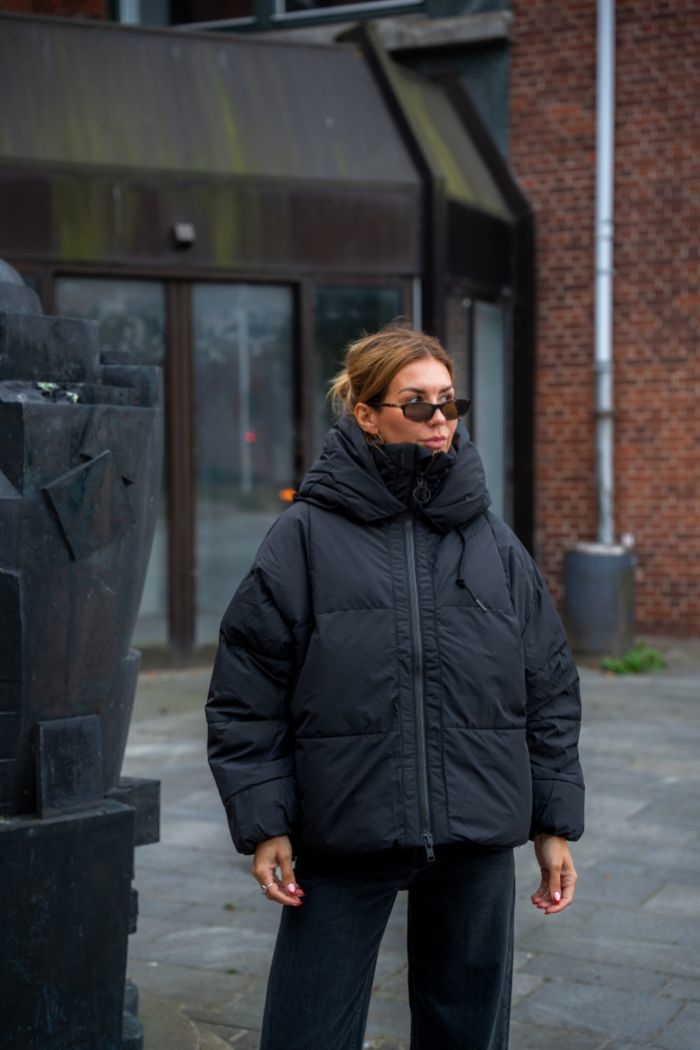 Embassy of Bricks and Locks - Zonza Puffer Jacket - Black